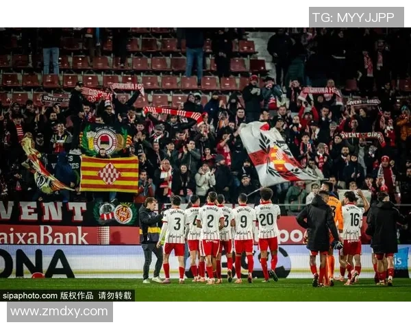 西甲激战波尔图大胜曼联争议判罚引发全场哗然