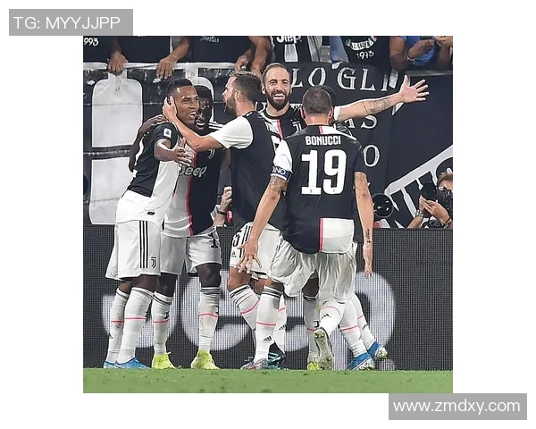 友谊赛精彩瞬间尤文图斯与那不勒斯战成平局乌龙球引发全场热议