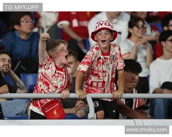 里昂大胜利物浦6比2友谊赛精彩瞬间引发全场热烈反响